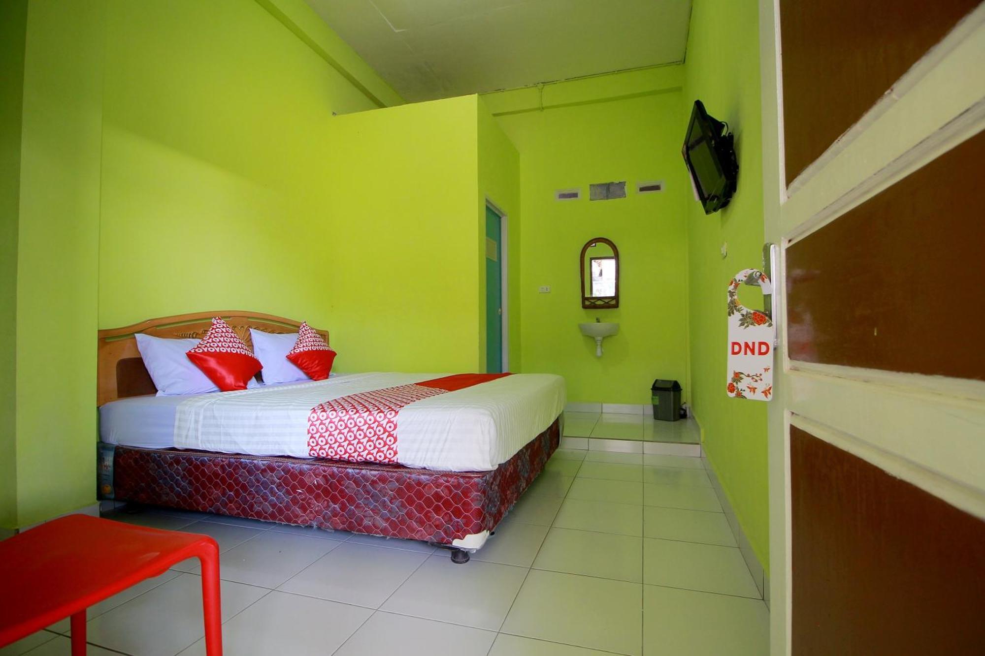 Oyo 2585 Sherren Guest House Lubuklinggau Extérieur photo