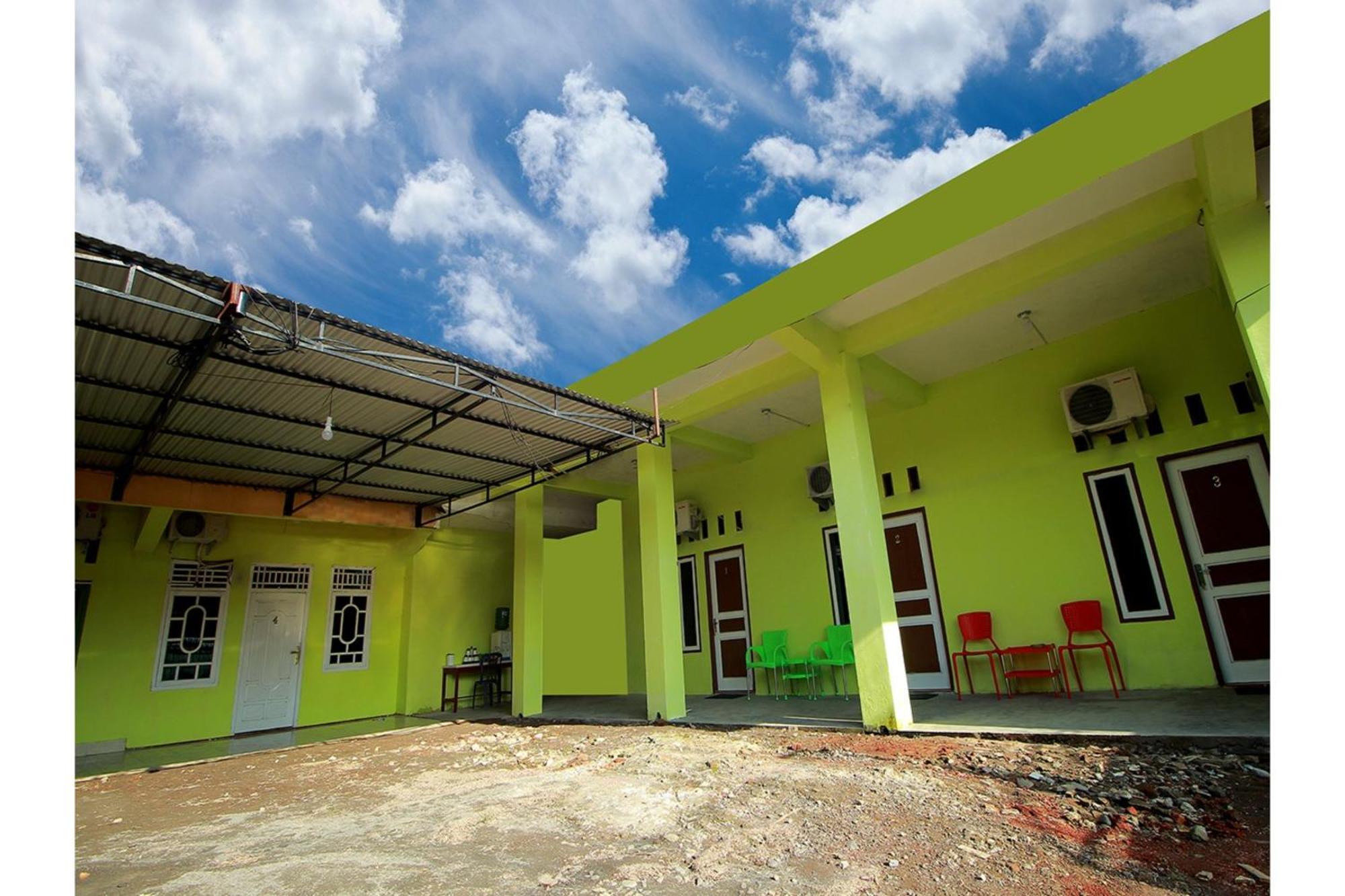 Oyo 2585 Sherren Guest House Lubuklinggau Extérieur photo