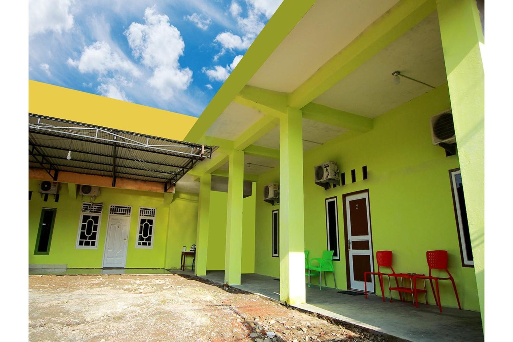 Oyo 2585 Sherren Guest House Lubuklinggau Extérieur photo